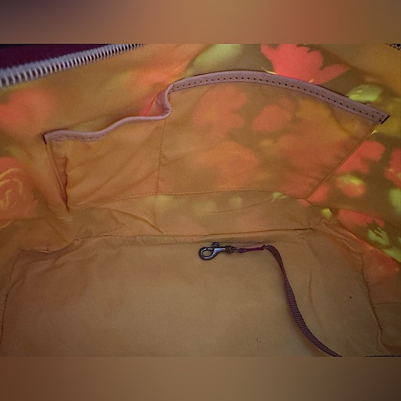 Dooney & Bourke Rose Garden Bloom Black Red PVC Shopping Tote Bag Vintage - Picture 10 of 13